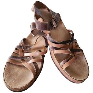 Chaco Fallon Toasted Brown and Tan Strappy Sandal. Sz. 9